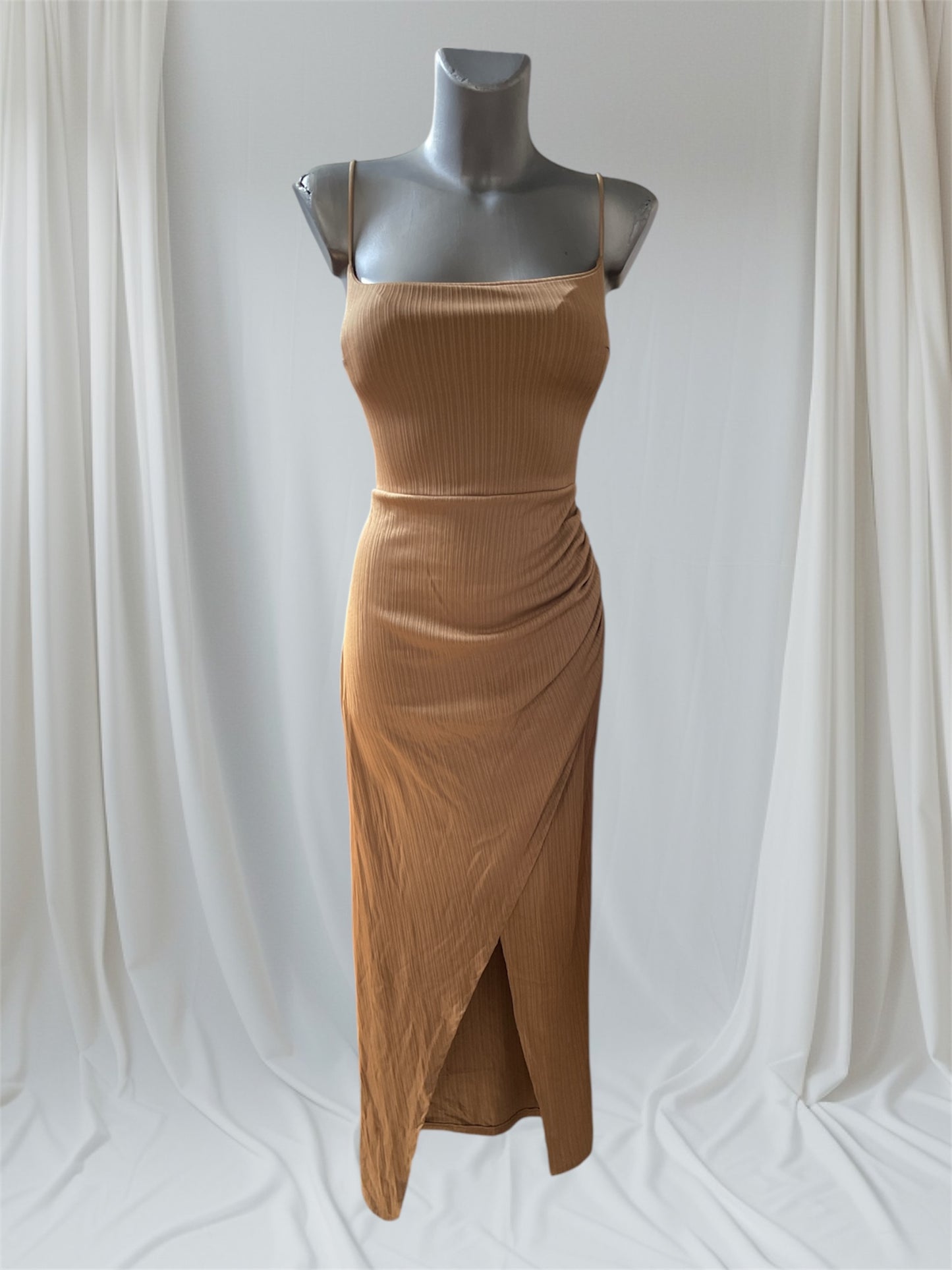 Robe Nelsia